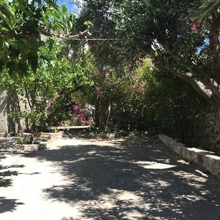 Traditional Stone House In Eastern Mani Flomochori Exterior foto